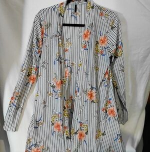 Elegant Floral Women's Striped Robe